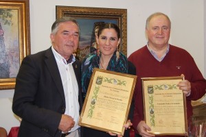 La cantante malagueña Diana Navarro será la pregonera de la Exaltación de la Mantilla 2016 Pepe Cobos, Diana Navarro y Fernando Nuñez