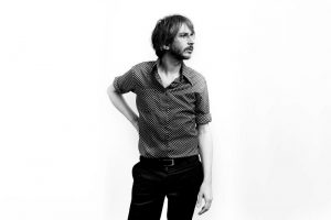 Xoel López enseña nuevos sonidos y tira de revisionismo personal en su concierto de mañana en Alternativos Xoel Lopez 2015 2