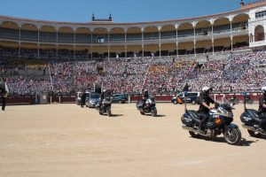 Más de 17.000 escolares y mayores han asistido a la exhibición de unidades especiales de la Policía Nacional en la Plaza de Las Ventas Foto_3
