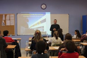 Padres de alumnos del Liceo Francés de Málaga reciben una charla para ayudar a sus hijos a utilizar las Redes Sociales de forma didáctica Padres de alumnos del Liceo Francés de Málaga reciben una charla para ayudar a sus hijos a utilizar las Redes Sociales de forma didáctica