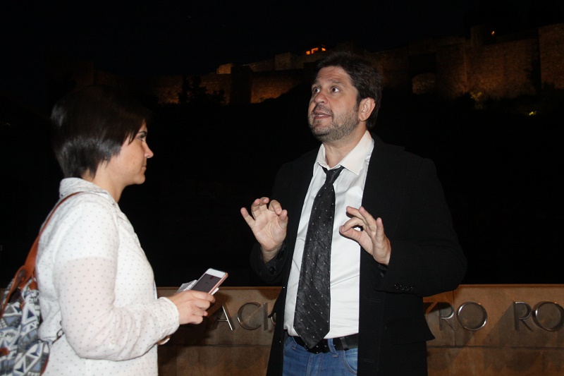 Malagaes dialoga con los protagonistas de ‘Llueven vacas’ dirigida por Fran Arráez y partícipe en la Sección Oficial Zonazine Malagaes dialoga con los protagonistas de ‘Llueven vacas’ dirigida por Fran Arráez y partícipe en la Sección Oficial Zonazine