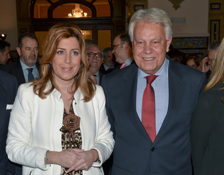 Díaz preside la entrega del IV Premio Manuel Clavero al expresidente del Gobierno Felipe González