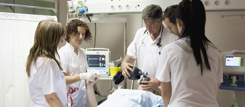 Las urgencias hospitalarias se refuerzan con 400 profesionales más para hacer frente al aumento de la demanda en Andalucia