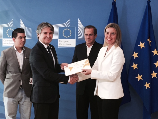 El Secretario General de Sanidad y Consumo, Rubén Moreno, recoge el premio concedido por la Fundación UE, América Latina y Caribe (EU-LAC) al sistema FALFRA