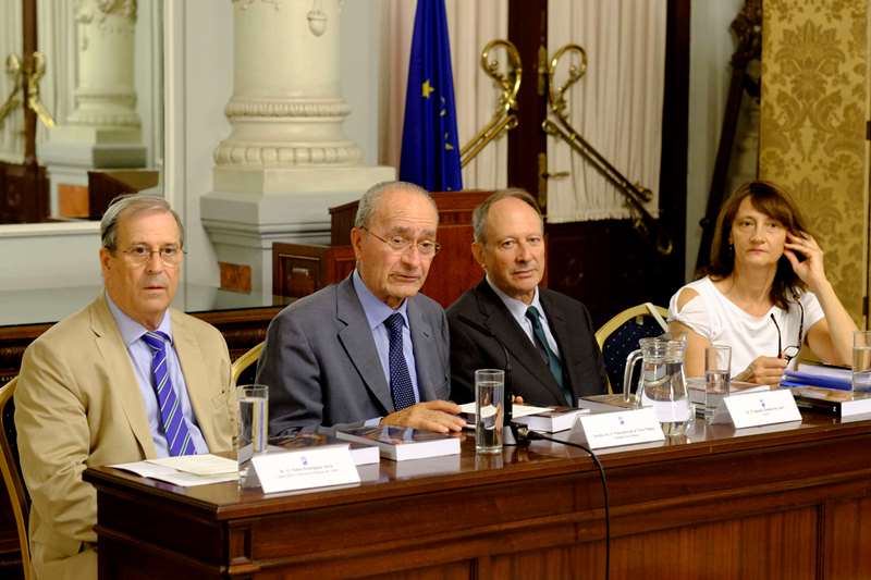 EL INSTITUTO MUNICIPAL DEL LIBRO PRESENTA EN MÁLAGA EL LIBRO DE IGNACIO GÓMEZ DE LIAÑO EL REINO DE LAS LUCES