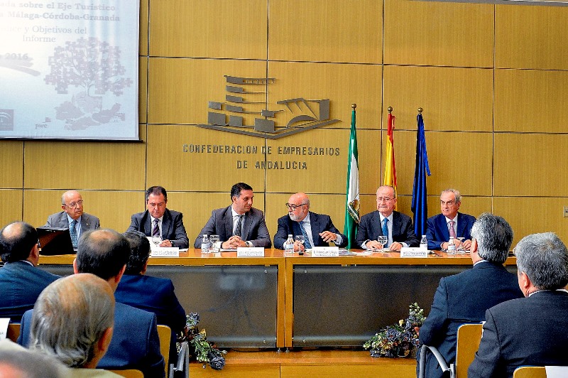 El consejero ofrece el apoyo de la Junta al proyecto y destaca que esta alianza de Sevilla, Málaga, Córdoba, Granada es un producto insuperable