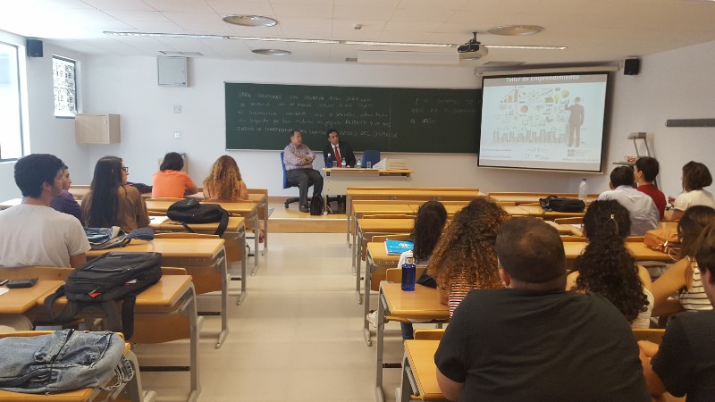 UNICAJA ACERCA LA EDUCACIÓN FINANCIERA Y EL EMPRENDIMIENTO A ESTUDIANTES UNIVERSITARIOS DE INGENIERÍA INDUSTRIAL