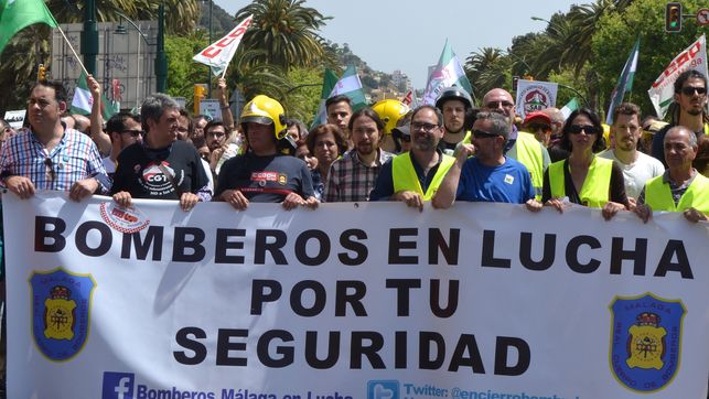 Los bomberos de Málaga llevan más de 100 días de encierro, en huelga indefinida