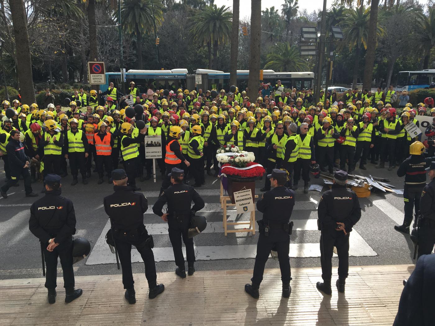 El concejal de Seguridad del Ayuntamiento de Málaga, Mario Cortés, ha afirmado este domingo que la manifestación de los bomberos ha sido "un fracaso"