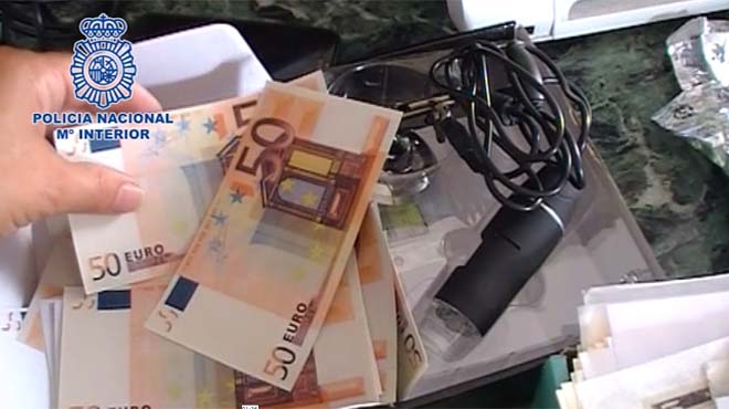 La policia nacional desmantela una imprenta dedicada a la falsificación de billetes e intervenido material para producir 1.275.000 euros