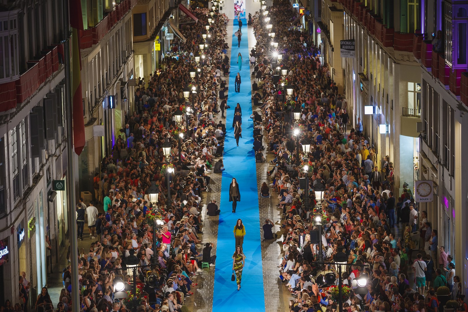 LA CALLE LARIOS VUELVE A VESTIRSE DE AZUL HOY VIERNES CON LA VII PASARELA LARIOS MÁLAGA FASHION WEEK 2017