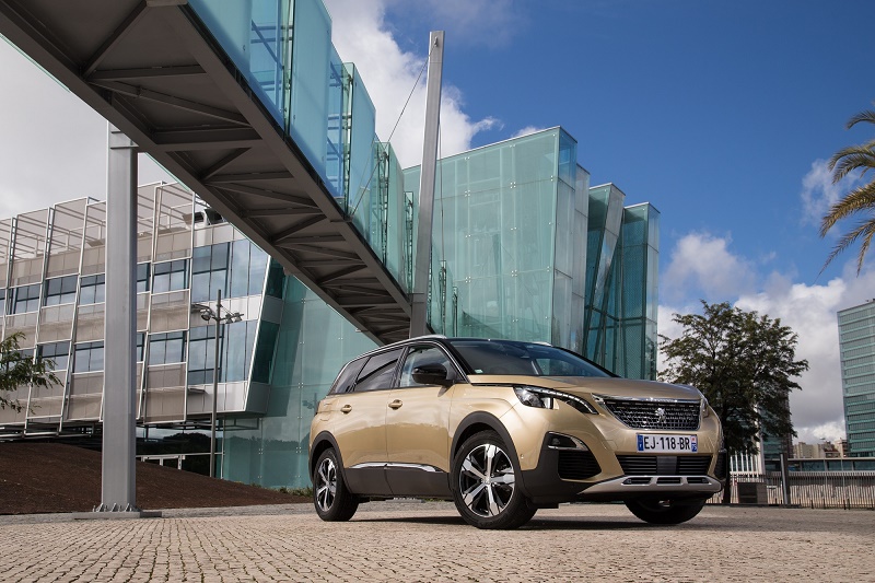 Peugeot estará presente en Glamour Sport Summit con sus modelos SUV 3008 y 5008, y con el Traveller