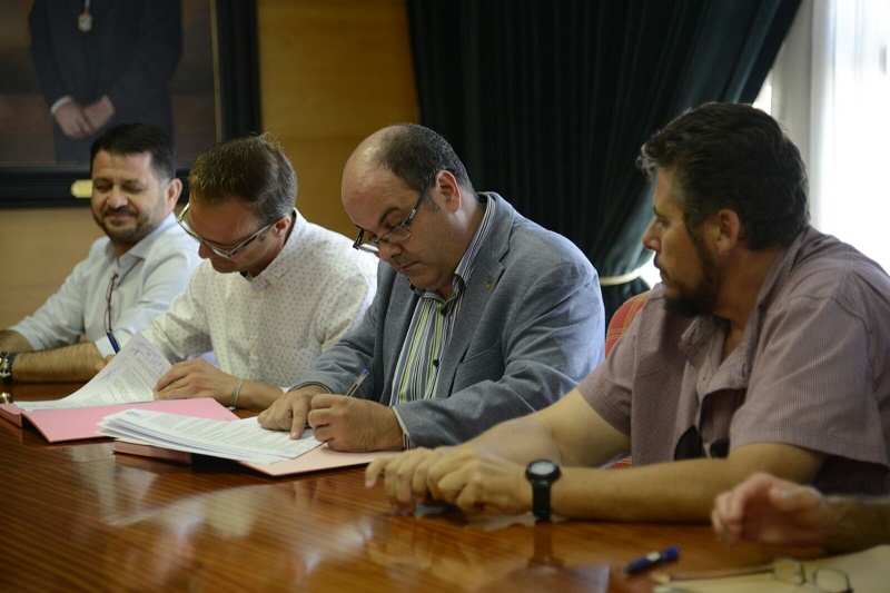 El Ayuntamiento de Torremolinos y sindicatos firman un nuevo convenio que recupera la capacidad salarial y reconoce derechos laborales a la plantilla de la empresa LITOSA