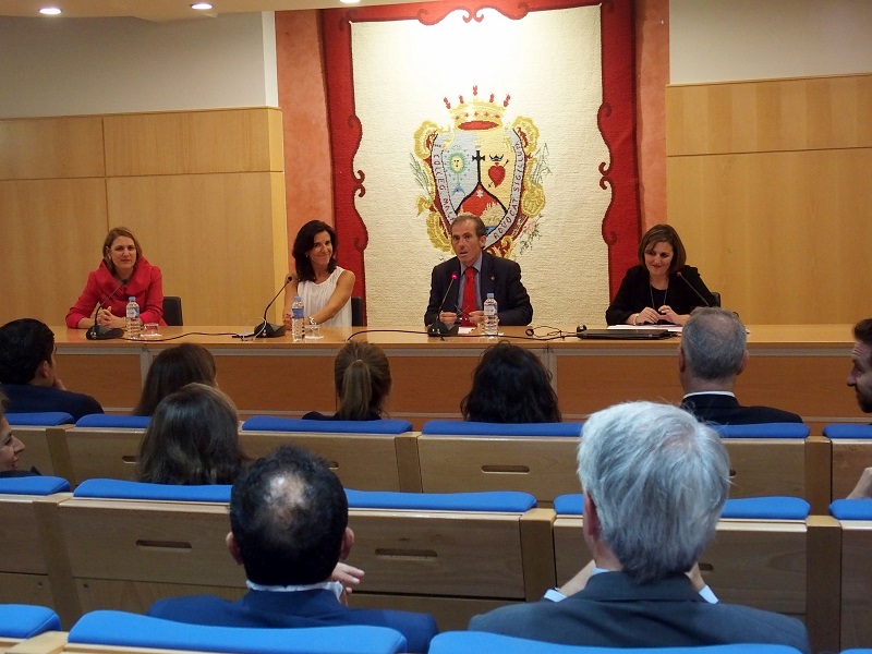 El Tribunal Arbitral de Málaga entrega a Guillermo Carlos del Prado el ‘I Premio para el fomento y promoción del arbitraje’ El Tribunal Arbitral de Málaga entrega a Guillermo Carlos del Prado el ‘I Premio para el fomento y promoción del arbitraje’