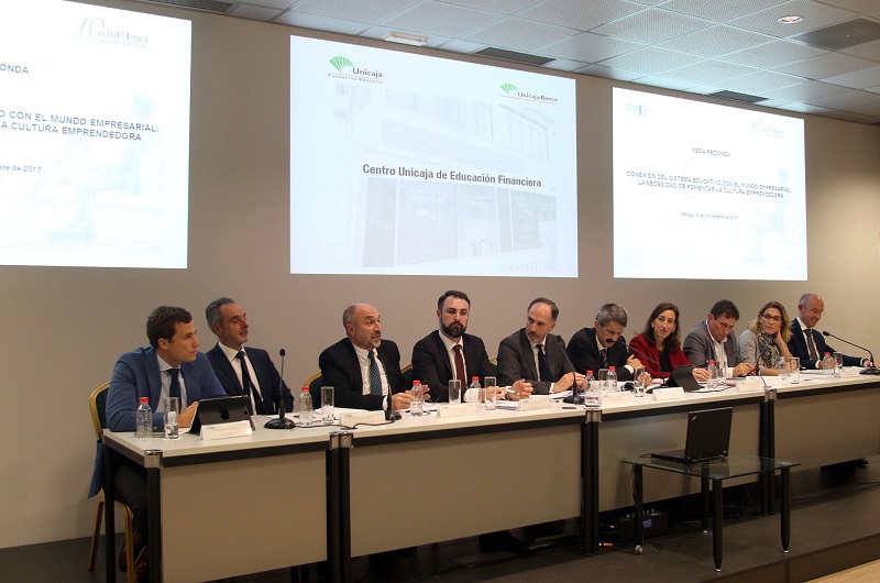 Unicaja y el ECIE analizan la conexión del sistema educativo y la empresa y apuestan por la cultura emprendedora para hacer frente al desempleo juvenil