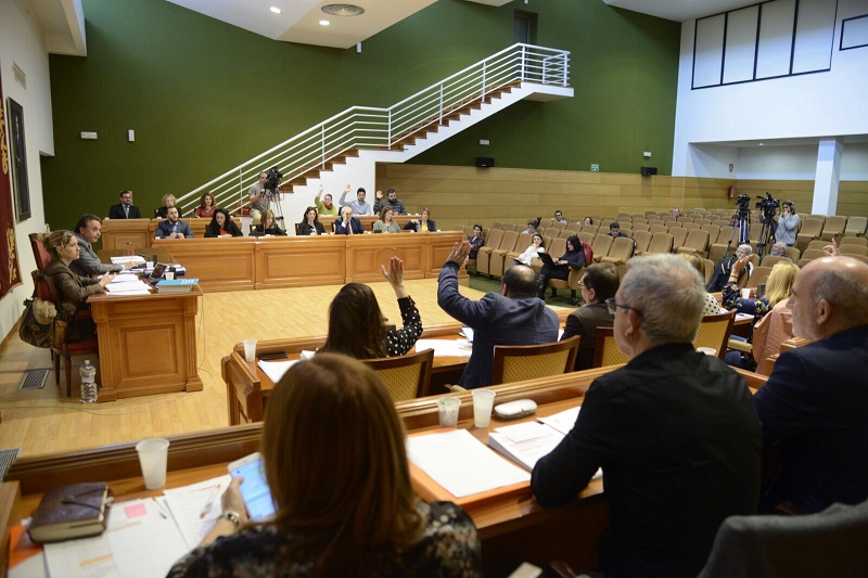 Torremolinos expresa en una declaración institucional su repulsa a los ataques en redes sociales al colectivo LGTBI