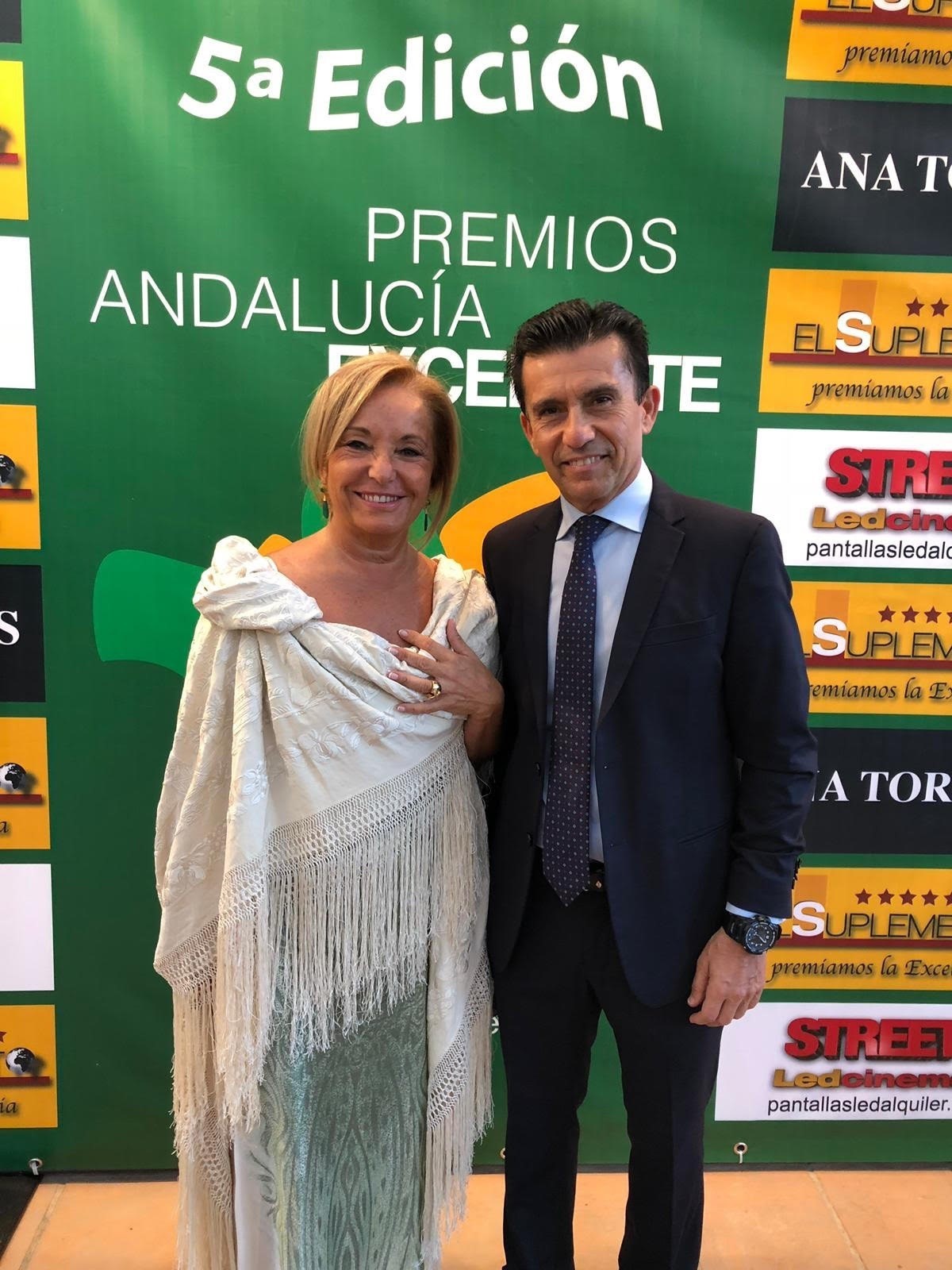 La clínica malagueña Cuevas Queipo, recibe el Premio Andaluz a la Excelencia en Atención Médica