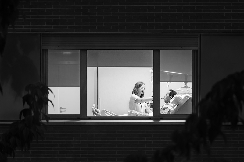 Un onubense se alza como el ganador del tercer premio del certamen FotoEnfermería 2018 organizado por el Consejo General de Enfermería y Novartis