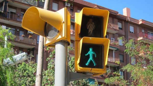 EL AYUNTAMIENTO DE MÁLAGA INVIERTE 415.000 EUROS EN NUEVAS INSTALACIONES SEMAFÓRICAS PARA MEJORAR LA SEGURIDAD