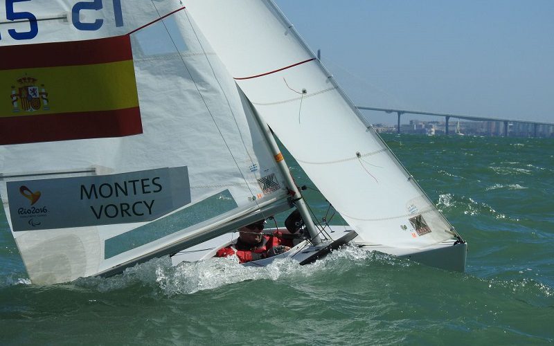 Golpe de efecto de Arturo Montes y su 2.4mR en el nacional de Vela Adaptada