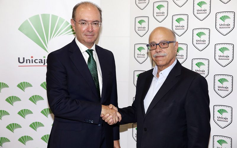 Unicaja Banco bonifica con una tarjeta de hasta 100 euros a abonados, jugadores y empleados del Club Unicaja Baloncesto que domicilien su nómina en la entidad