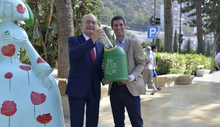 Málaga se engalana con Ecomeninas Andalucía Gallery: la mayor exposición urbana por el reciclaje de vidrio