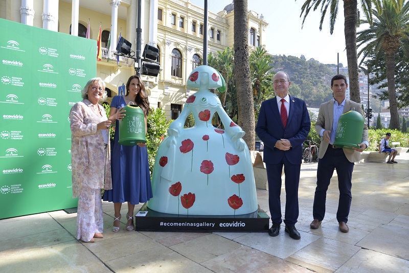 Málaga se engalana con Ecomeninas Andalucía Gallery: la mayor exposición urbana por el reciclaje de vidrio Málaga se engalana con Ecomeninas Andalucía Gallery: la mayor exposición urbana por el reciclaje de vidrio