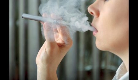 Estados Unidos prohibirá la venta de cigarrillos electrónicos con sabores