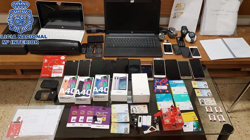La Policía Nacional desmantela una organización criminal dedicada a obtener microcréditos online de manera fraudulenta