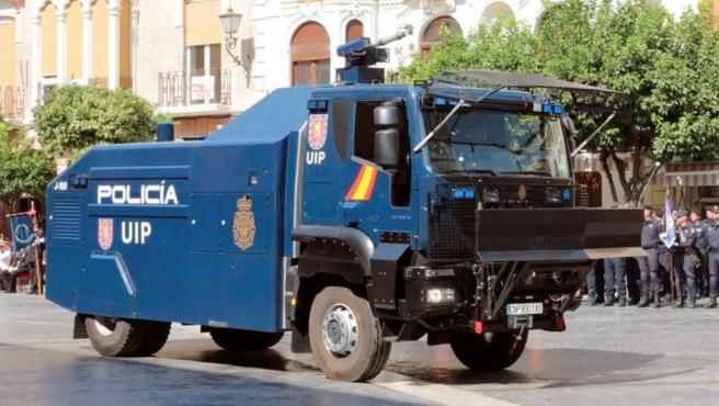 La Policía Nacional comparte su experiencia en la adaptación de camiones lanza agua para la lucha contra el COVID-19