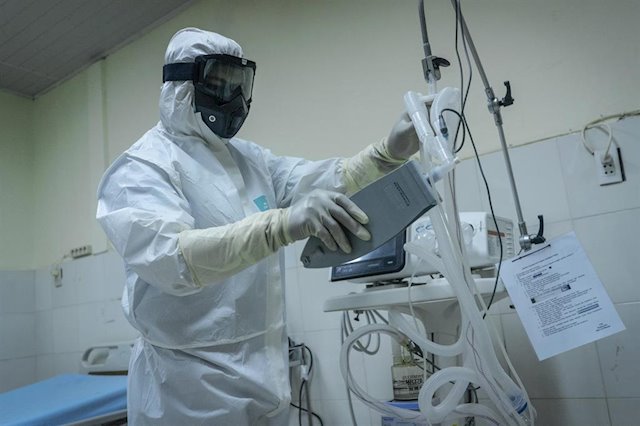 Los contagios por coronavirus superan los 2.000 en España, siendo un 50% en la Comunidad de Madrid además la crisis durará entre dos y cuatro meses según los científicos