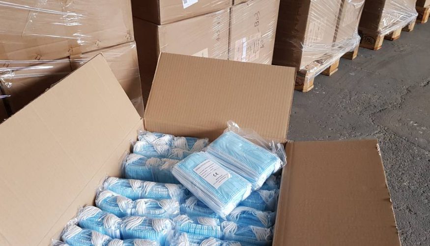 El Gobierno reparte 10 millones de mascarillas por toda España para su distribución a partir de mañana a los trabajadores en los principales nodos de transporte