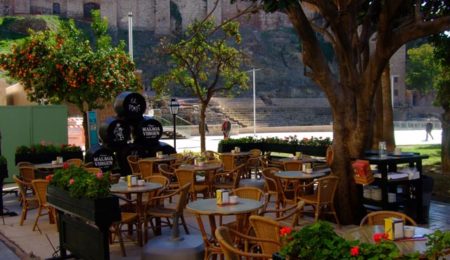 EL AYUNTAMIENTO DE MÁLAGA AUTORIZARÁ LA AMPLIACIÓN DE LA OCUPACIÓN DE MESAS Y SILLAS EN LA VÍA PÚBLICA CUANDO LA CIUDAD PASE A FASE 1