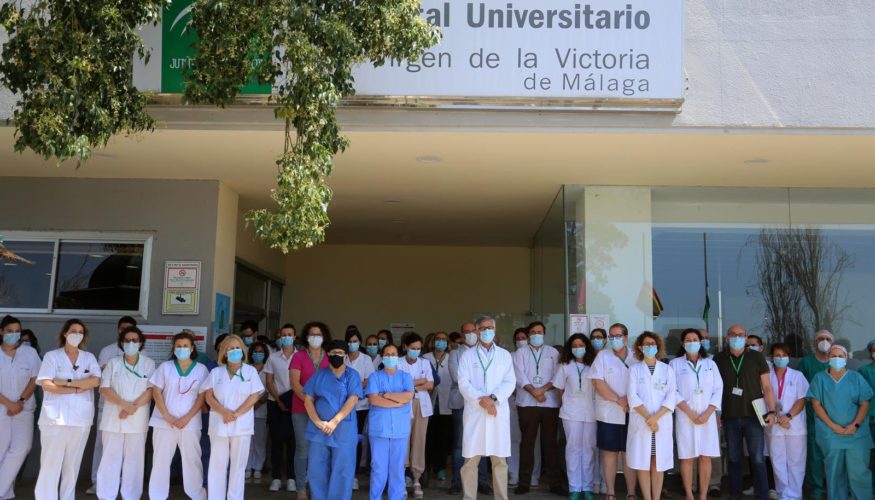 Málaga se suma emocionada al minuto de silencio por las víctimas del coronavirus