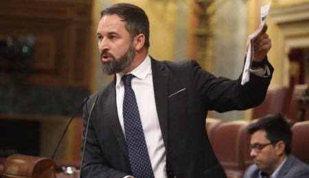 Santiago Abascal acusa al ministro Marlaska de perseguir a los críticos: "Aquí un instigador de protestas, ¿qué va a hacer?"