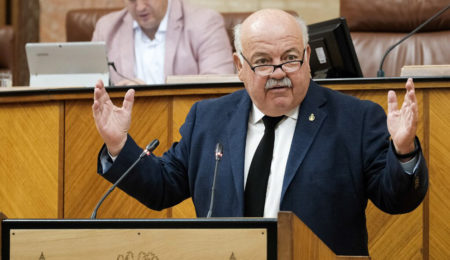 Andalucía solicita al Gobierno reconocer como enfermedad profesional las bajas de los sanitarios por Covid-19