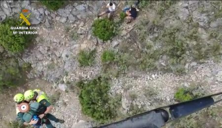 Rescatado un senderista tras caer 15 metros por un barranco de Málaga