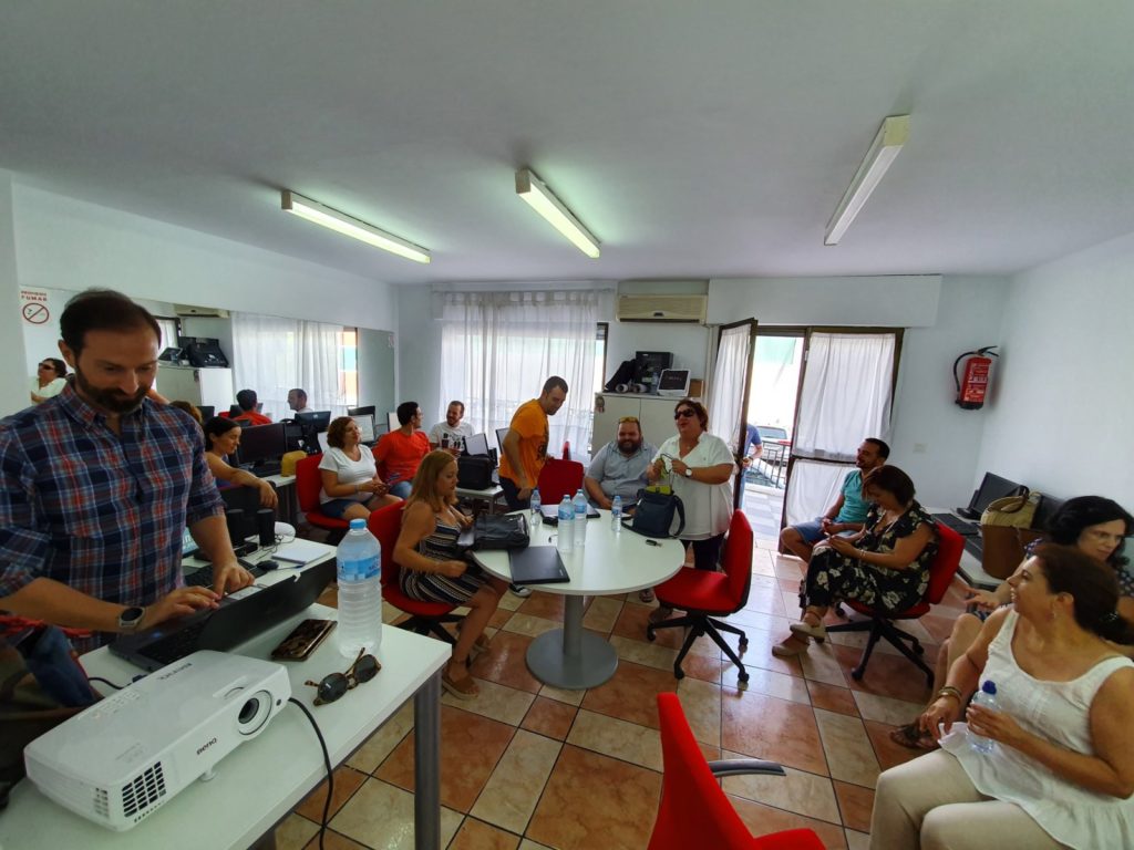 ASOCIACIÓN MONTAÑA Y DESARROLLO, 18 AÑOS IMPULSANDO EL MUNDO RURAL ASOCIACIÓN MONTAÑA Y DESARROLLO, 18 AÑOS IMPULSANDO EL MUNDO RURAL