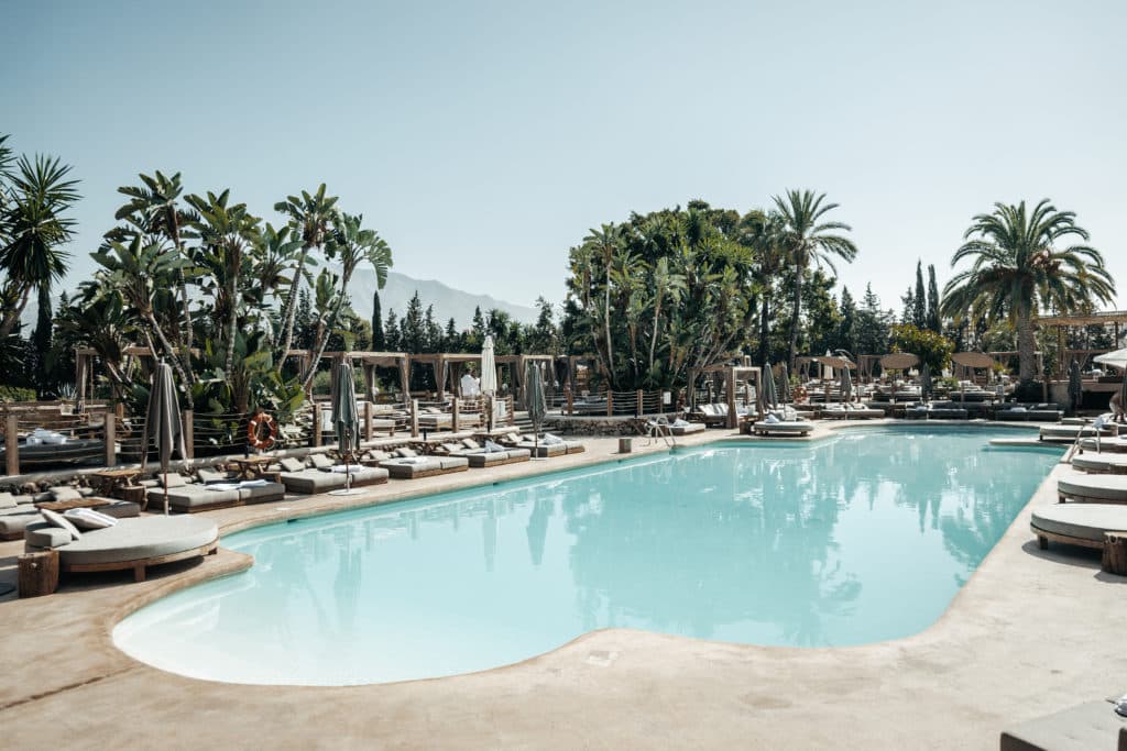 NAÔ POOL CLUB ALARGA EL VERANO MARBELLÍ