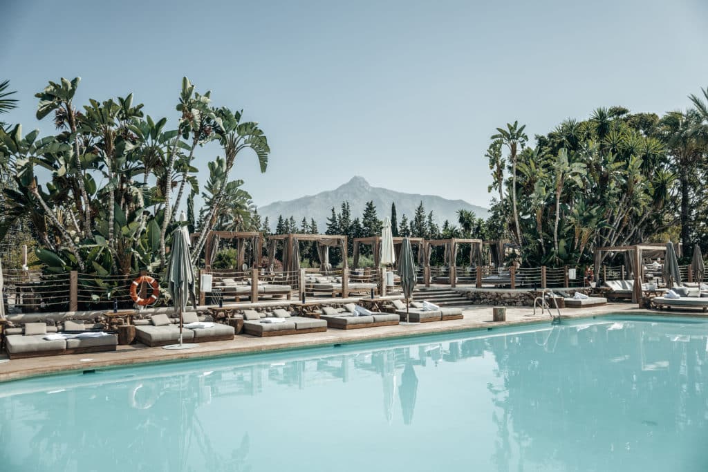 NAÔ POOL CLUB ALARGA EL VERANO MARBELLÍ