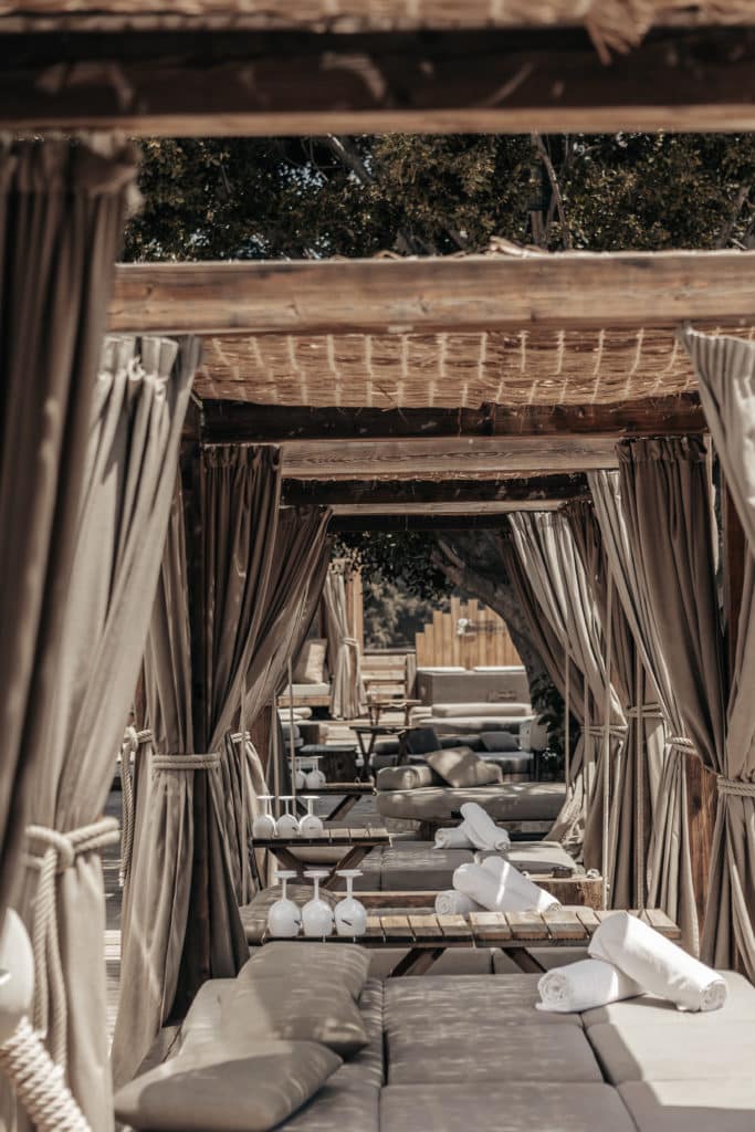 NAÔ POOL CLUB ALARGA EL VERANO MARBELLÍ