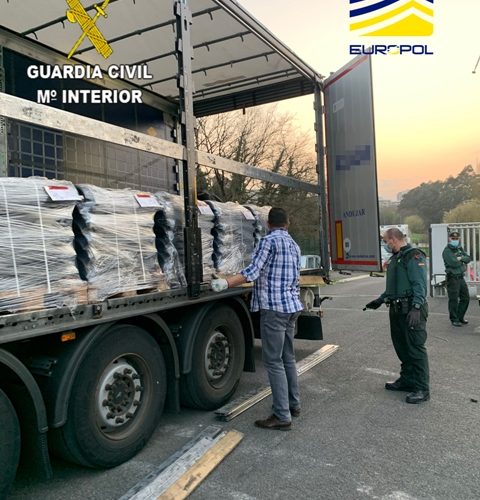 Desarticulada una organización que utilizaba furgonetas de alquiler que caracterizaba como empresas de mensajería para transportar droga