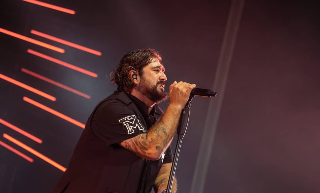 Orozco ofrece un concierto rebosante de energía y sentimiento en Starlite Catalana Occidente