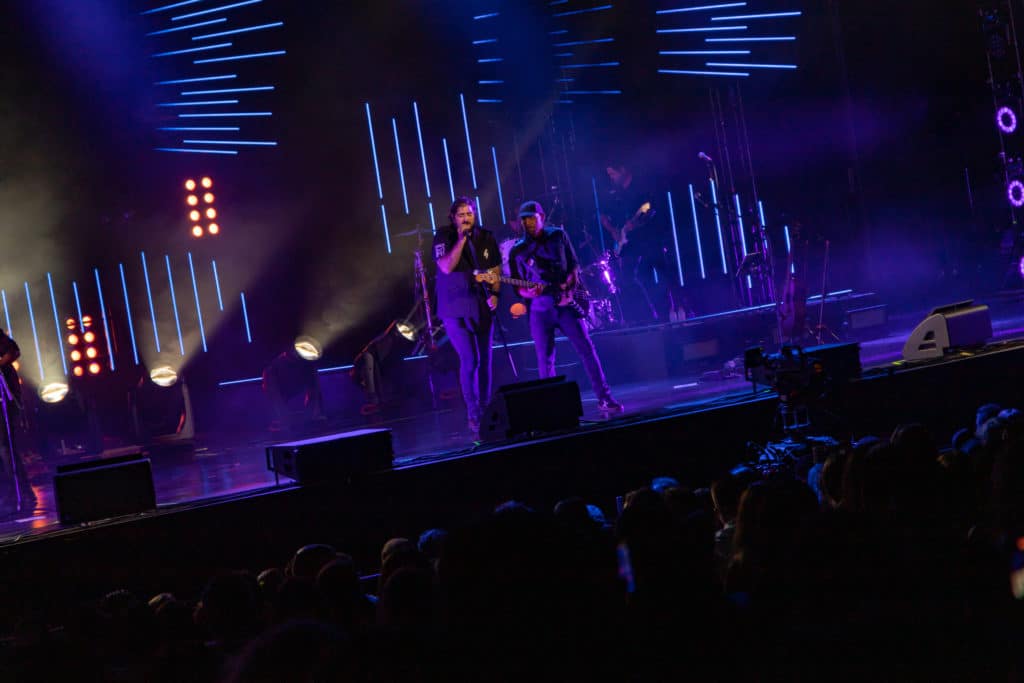 Orozco ofrece un concierto rebosante de energía y sentimiento en Starlite Catalana Occidente
