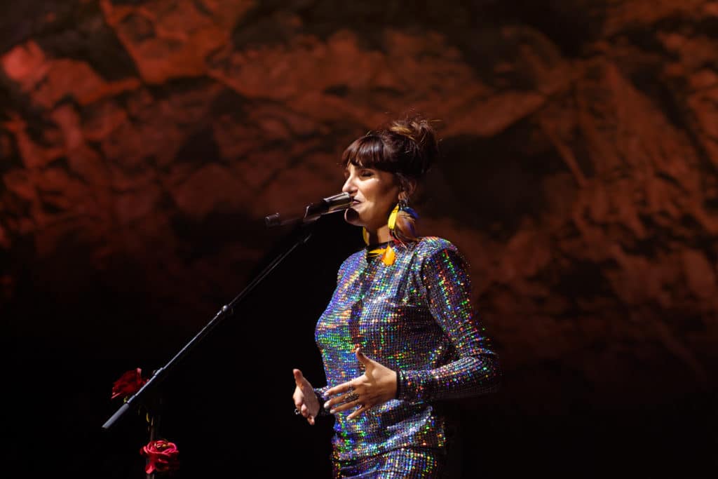 Rozalén, un viaje por las emociones en Starlite Catalana Occidente