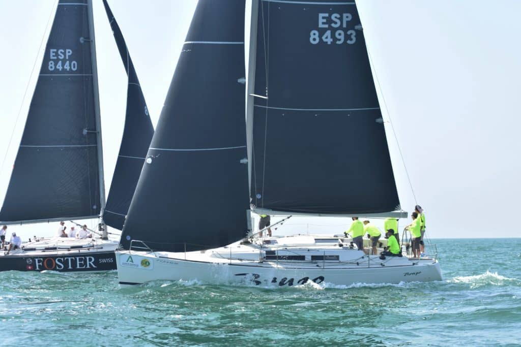 El ‘DE 6 Foster Swiss’, a un paso del zarpazo final en la 50ª Semana Náutica de El Puerto de Santa María