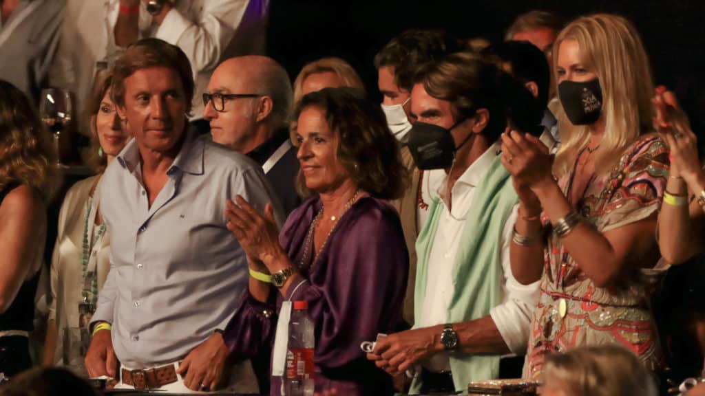 Plácido Domingo y Marta Sánchez hacen historia cantando juntos el himno de España en Starlite Catalana Occidente