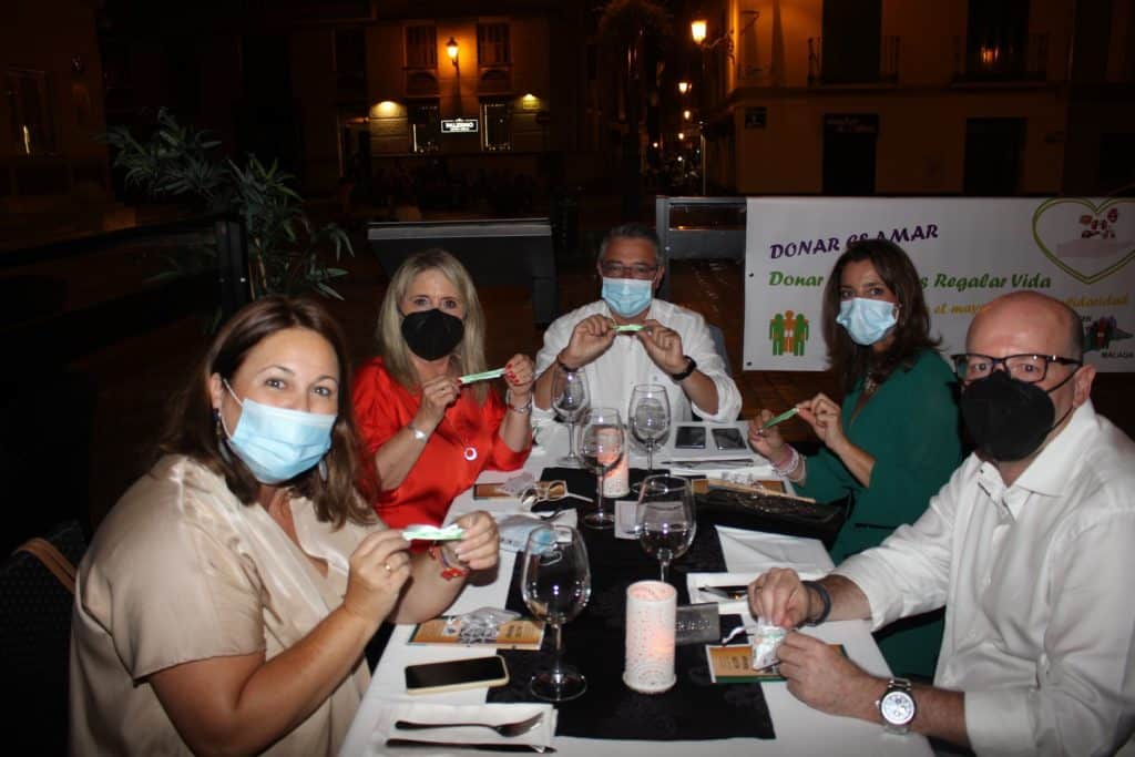 Cena Solidaria a favor de ALCER Málaga en Restaurante Vino Mío, dentro del proyecto Heal The World