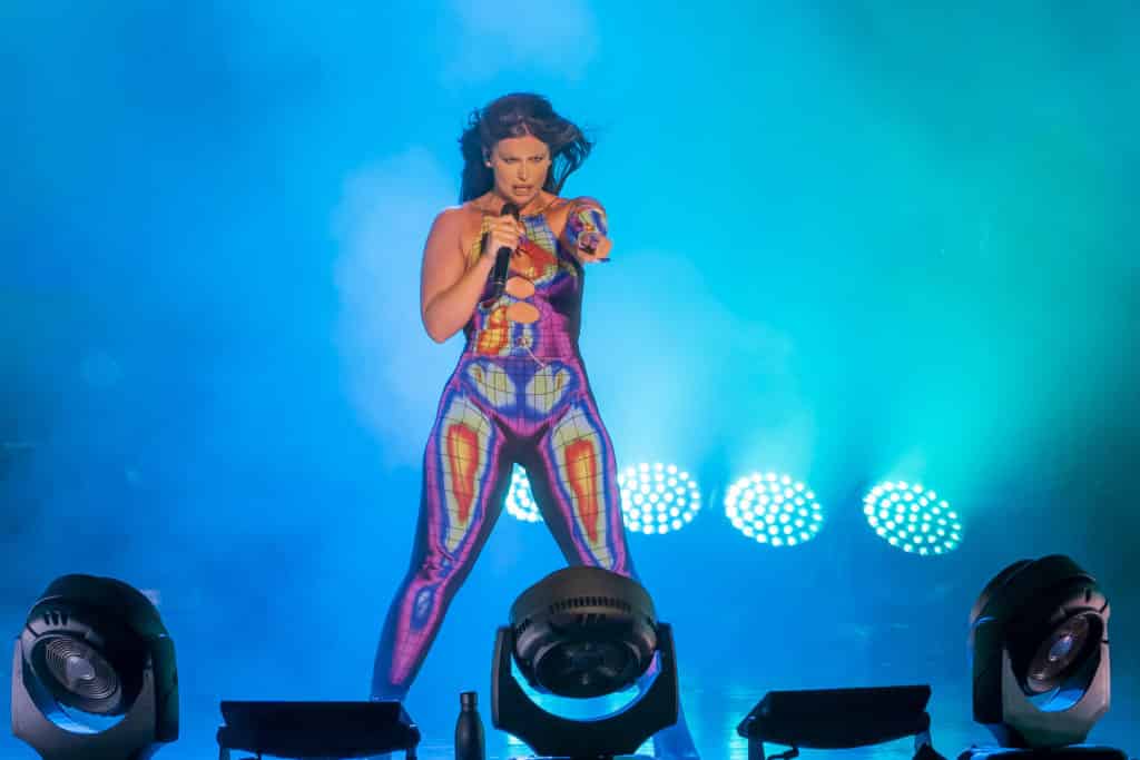 La diosa latina, Nathy Peluso, enloquece al público de Starlite Catalana Occidente con un rompedor show