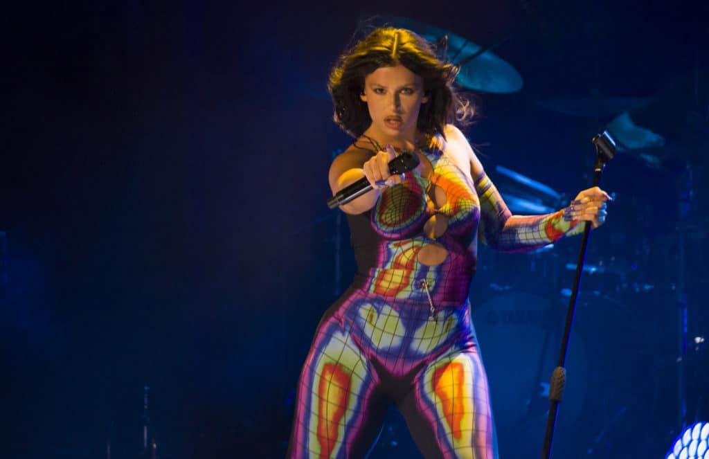 La diosa latina, Nathy Peluso, enloquece al público de Starlite Catalana Occidente con un rompedor show